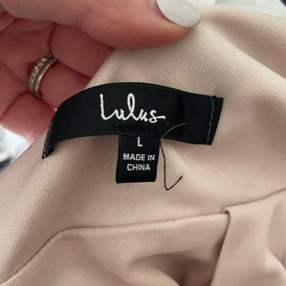 Lulu's Floral Ruffle V-Neck Romper - Picture 2 of 5